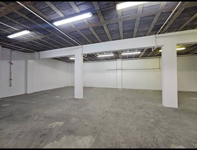 4,286M² WAREHOUSE TO LET IN LONGMEADOW